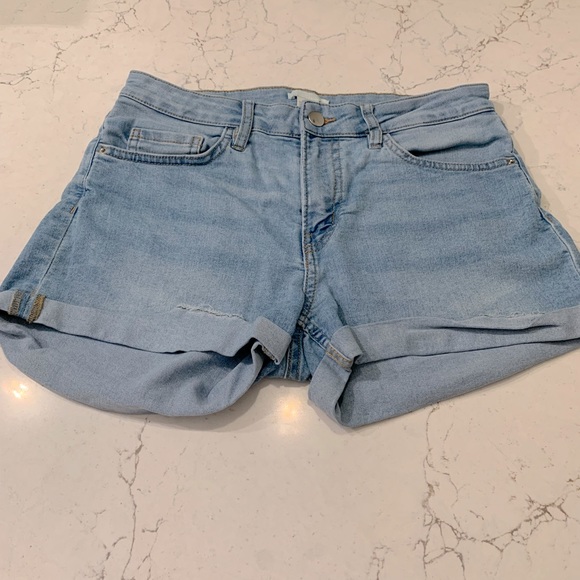 3 Pairs of H&M Shorts - Picture 5 of 8